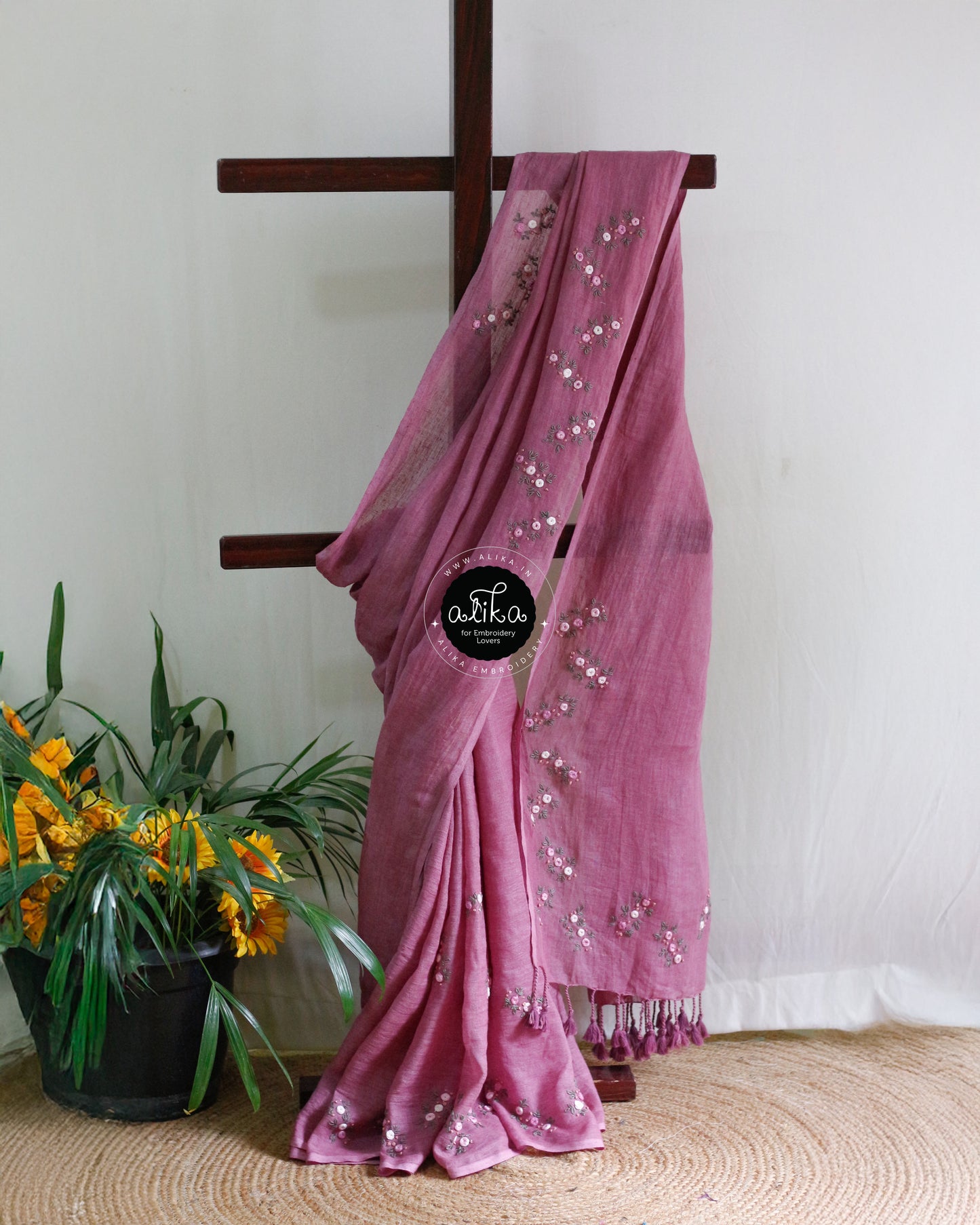 Elegant Faded Purple Linen Saree with Intricate Handwork