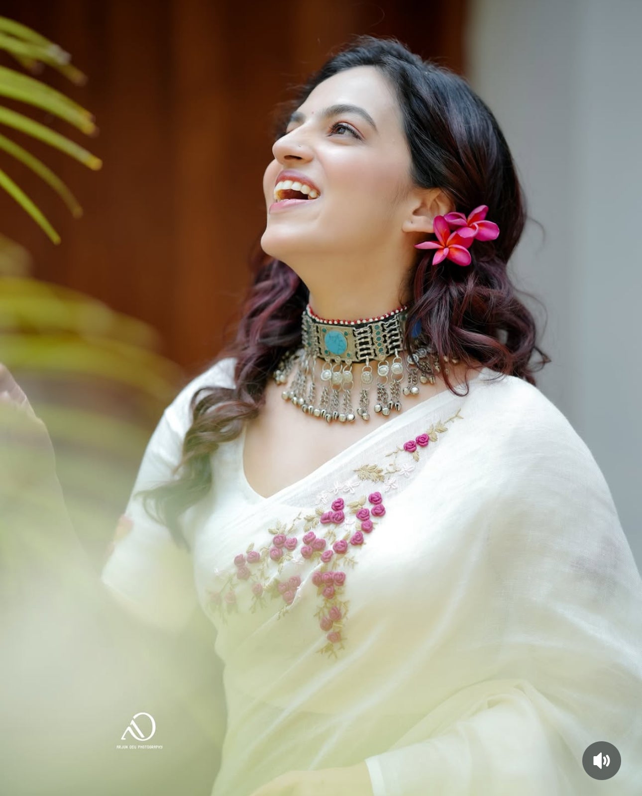 Milky white  Linen Saree with Exquisite Bullion Work