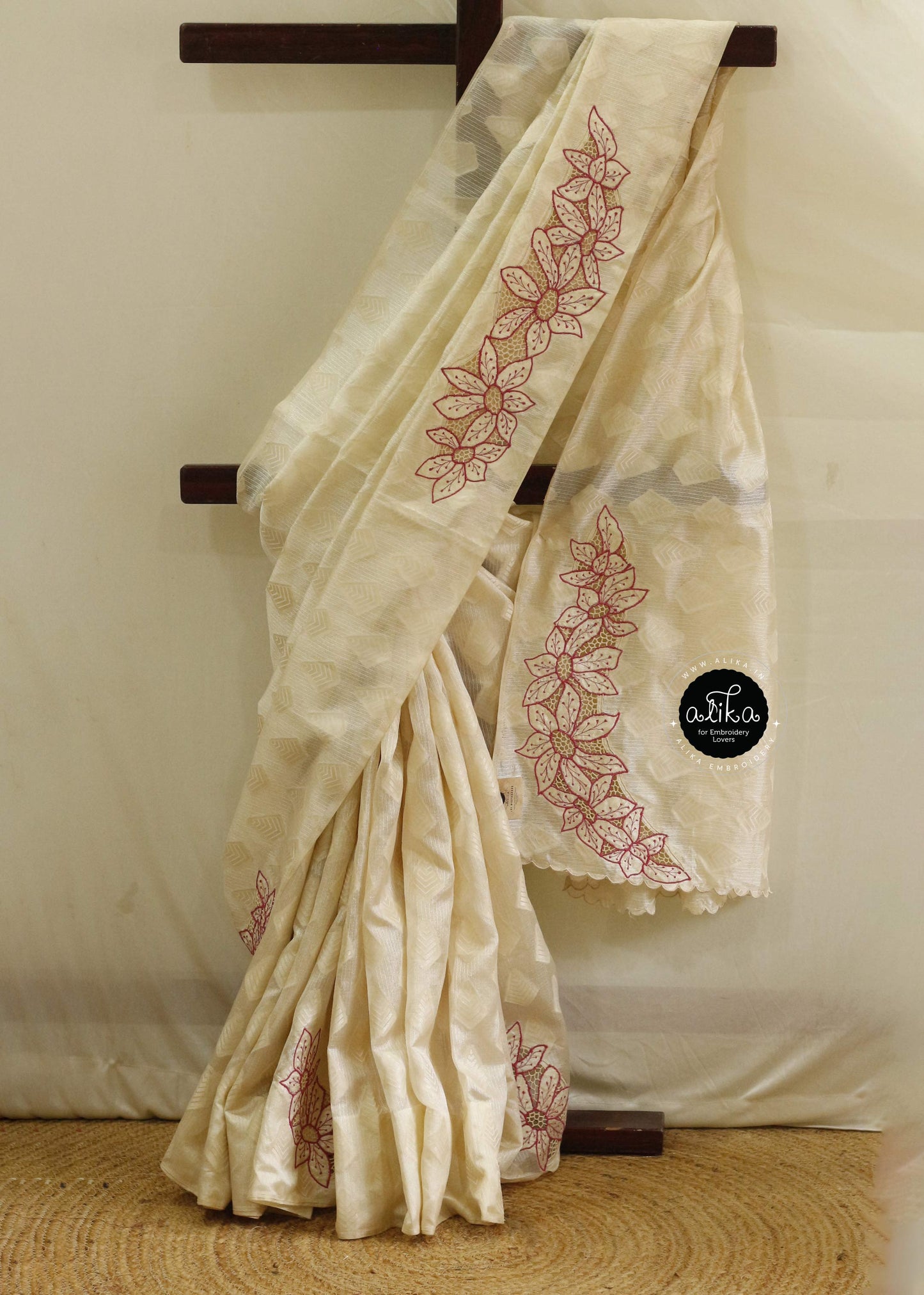 Ivory Semi-Silk Twine Cutwork Saree with Golden Textured Pattern and Scalloped Pallu – Alika Fashion Store