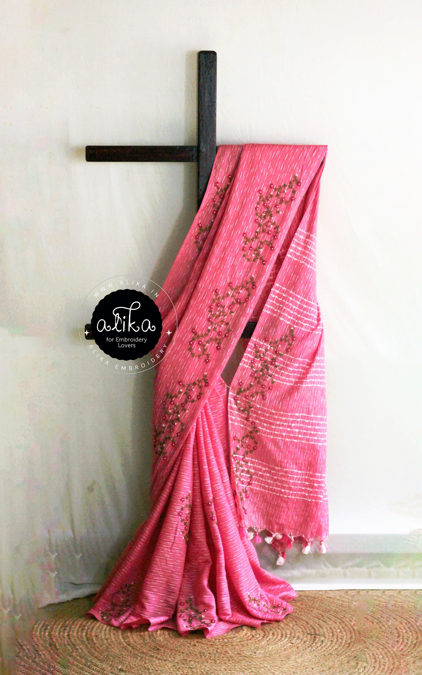 Salmon Pink Semi Linen Saree with Lazy Daisy Floral Embroidery – Elegant Traditional Wear by Alika Fashion Store